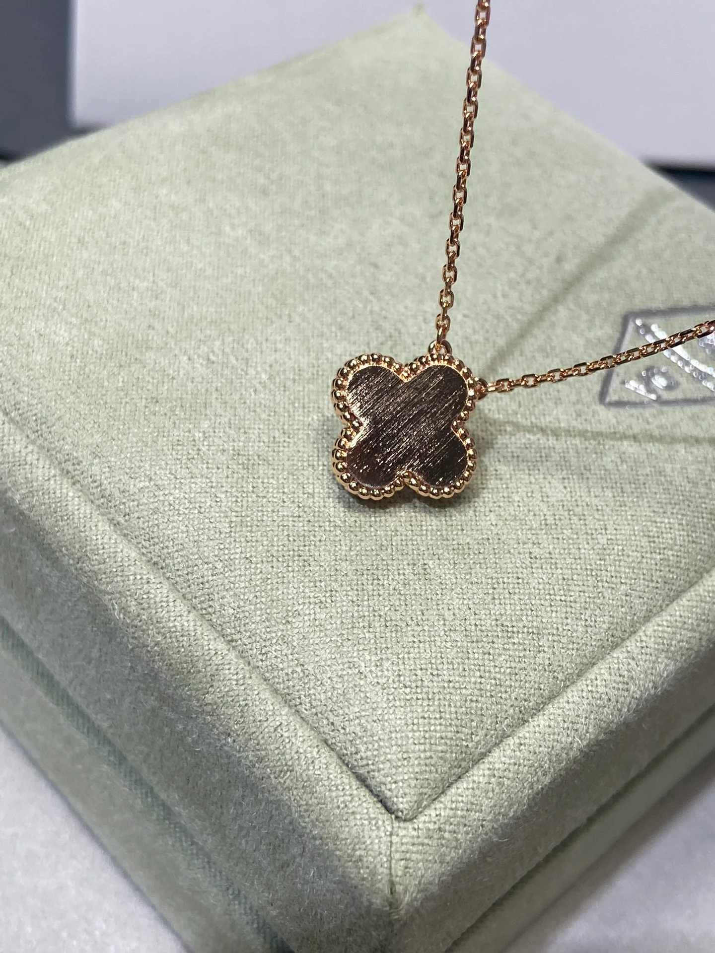 Van Vuitton - Колье 045