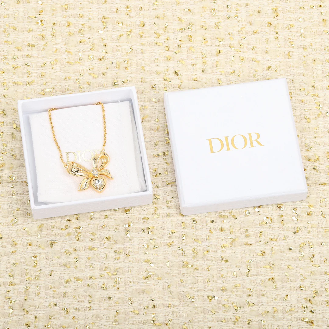 Колье Dior 107