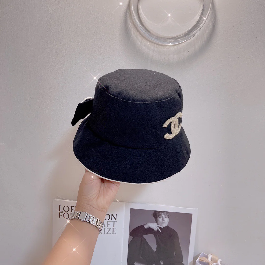 Шляпа рыбака Chanel с разрезом сзади и бантом, весна/лето, черная