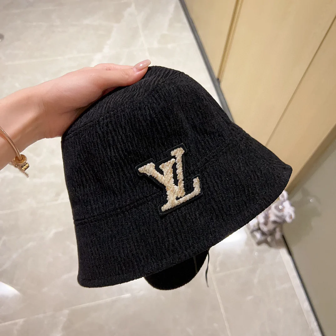Панама LV 2023 из вельвета - черная
