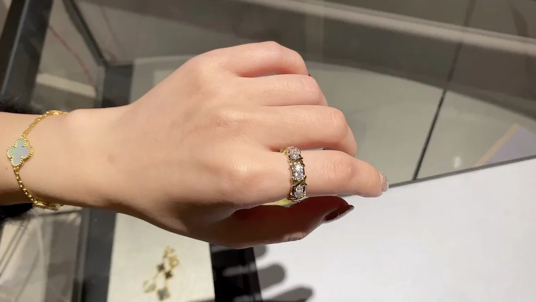 Кольца Tiffany - Изображение из коллекции