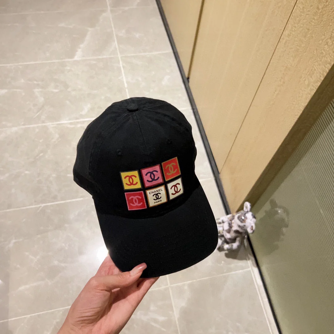 Бейсболка Chanel Весна/Лето 2023