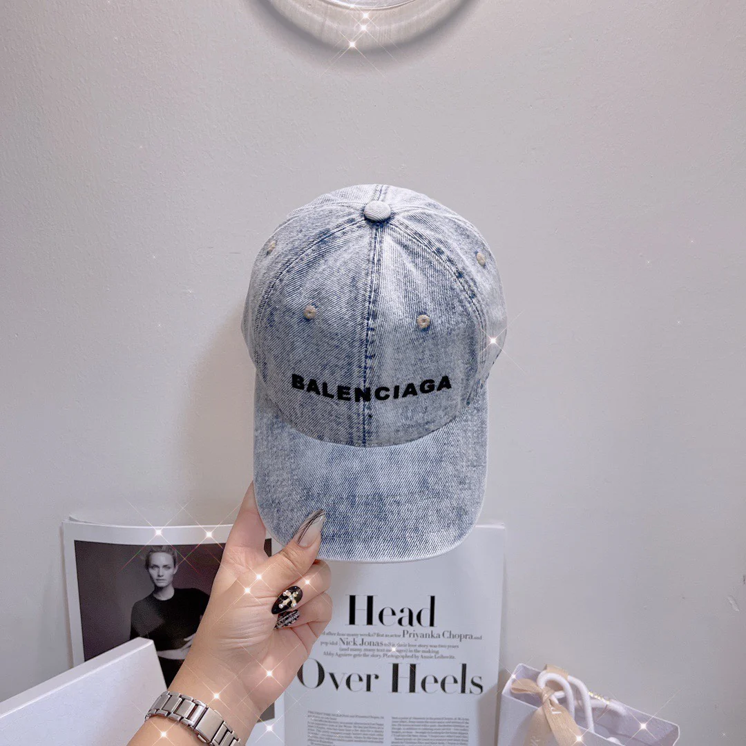 Balenciaga - Бейсболка из выстиранного денима - 1