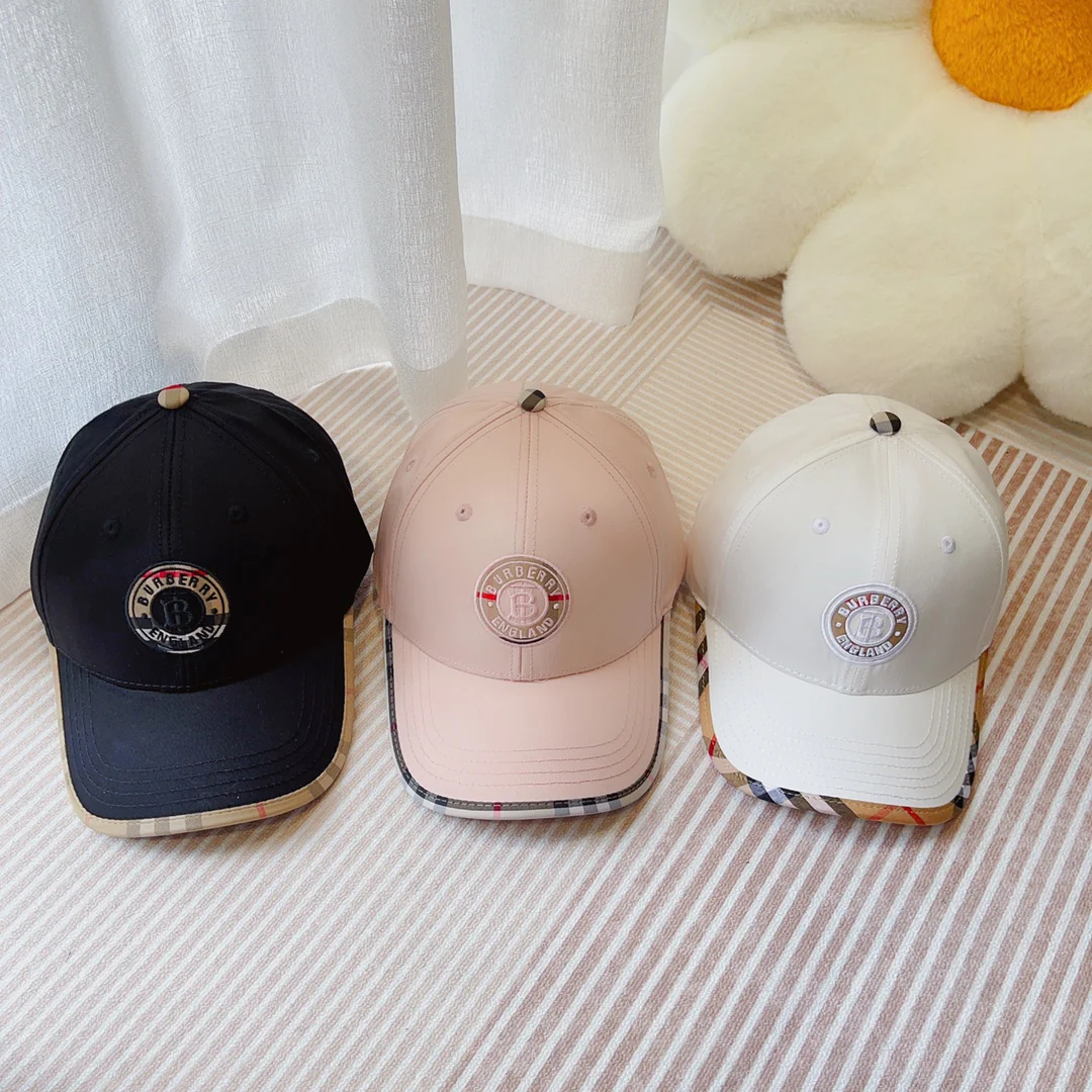 Новинка сезона весна/лето 2023 от Burberry - Худи