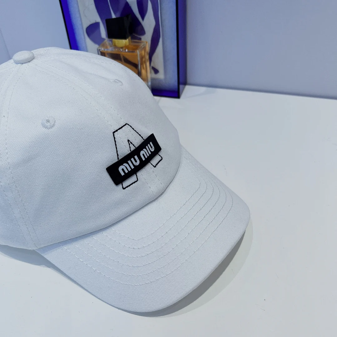 Miu Miu - Новая однотонная бейсболка