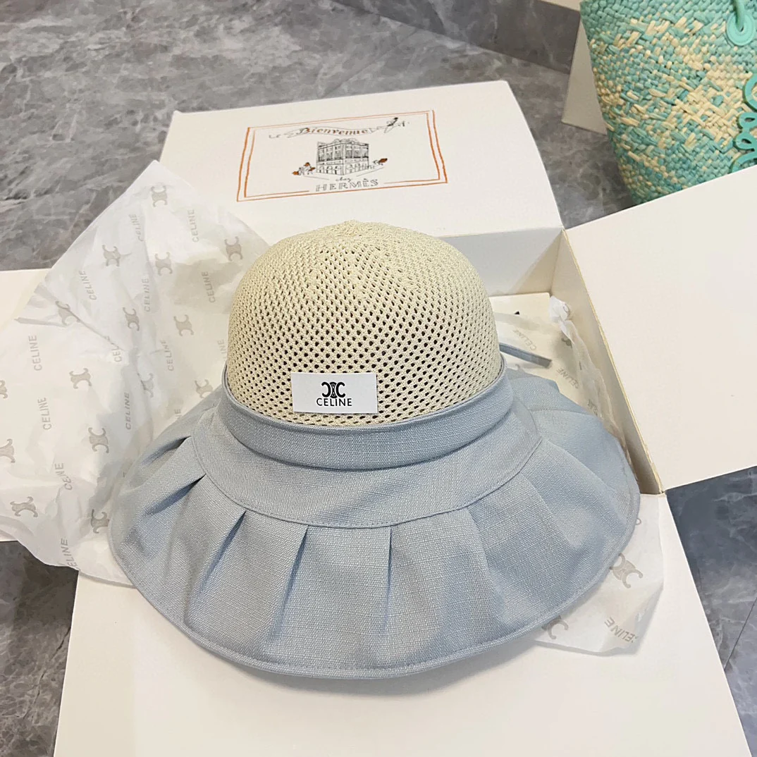 Панама Celine с широкими полями, выполненная в стиле пэчворк, коллекция весна/лето 2024, серая.