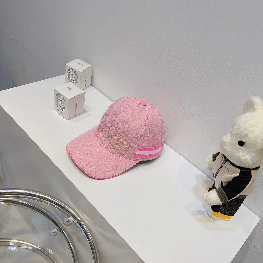 Классическая холщовая бейсболка Gucci с небольшой вышивкой - розовая