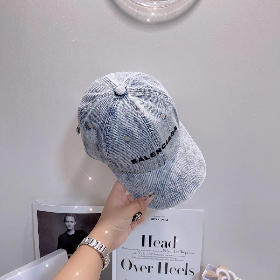 Balenciaga - Бейсболка из выстиранного денима - 1