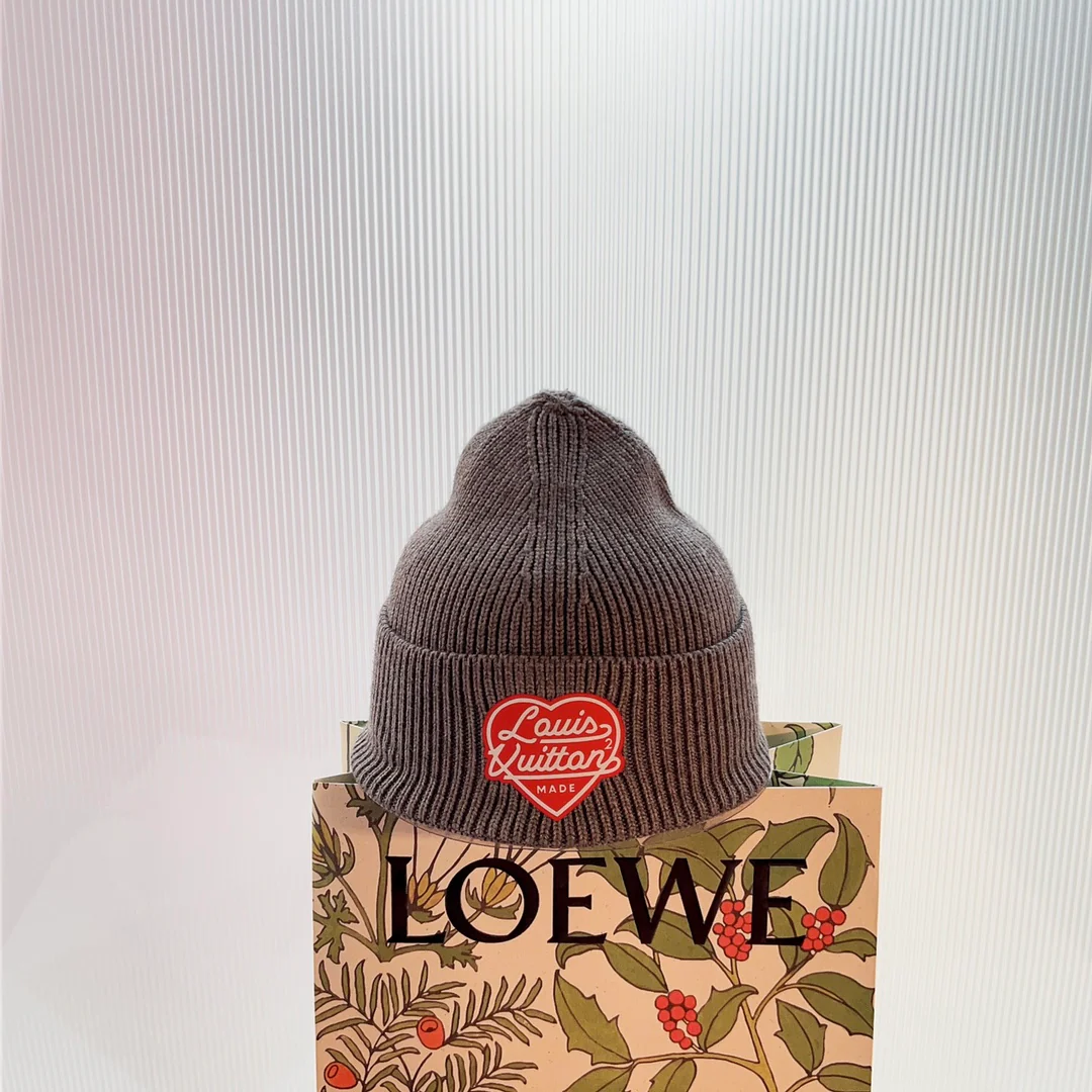 LV - Вязаная шапка-бини - Унисекс - Серая