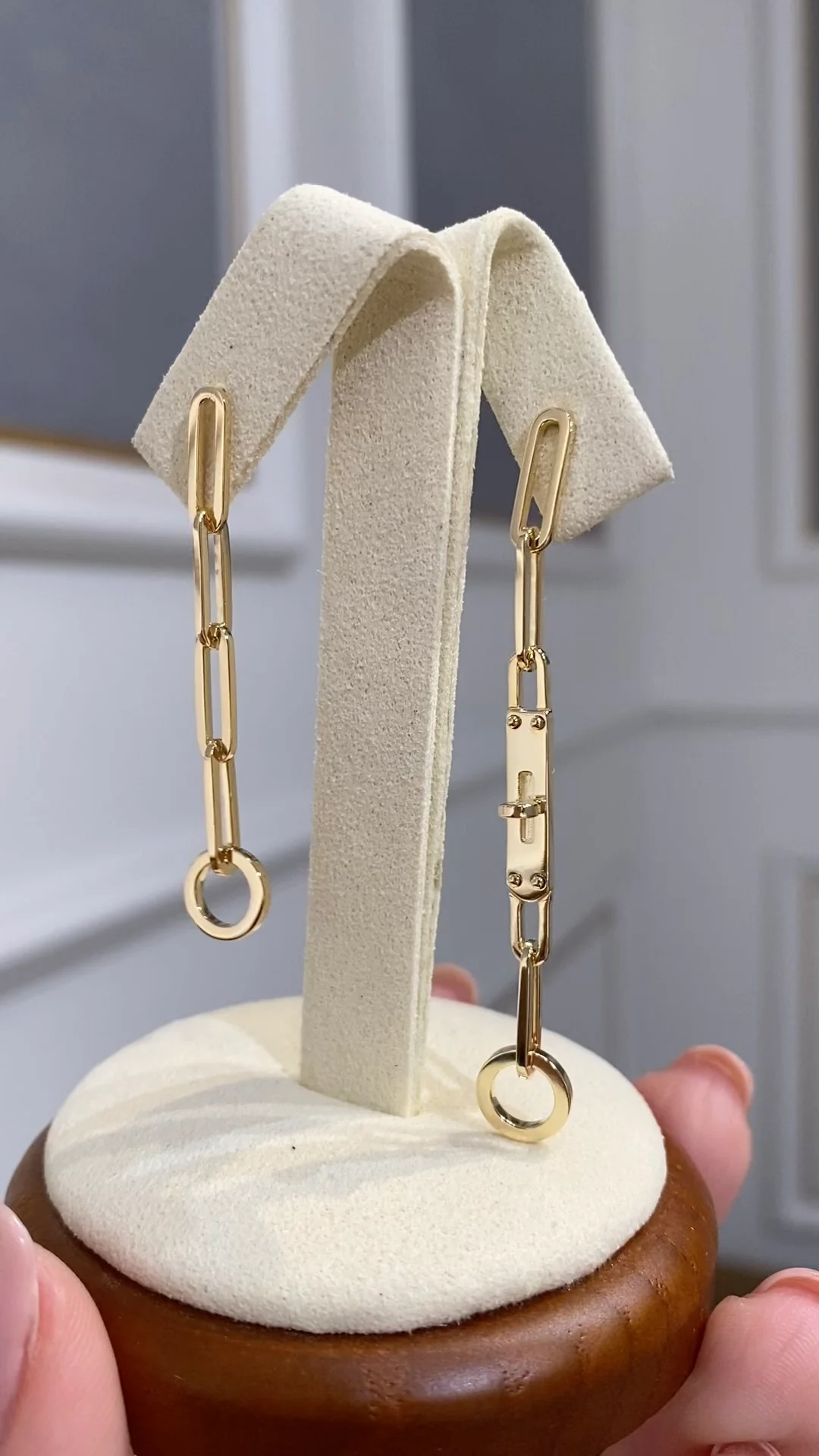 Серьги Hermes - изображение из коллекции