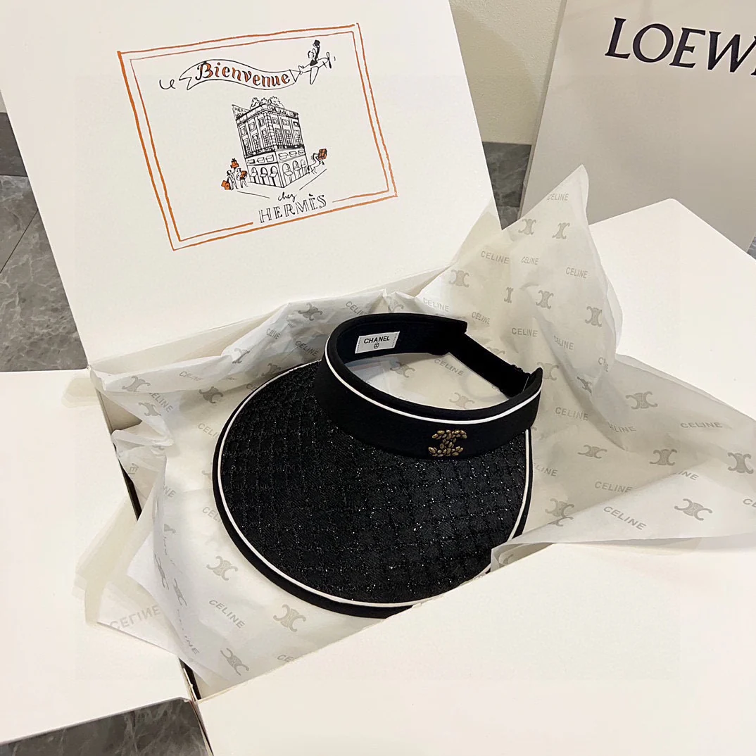 Новая летняя солнцезащитная шляпа Chanel 2024 с пайетками и клетчатым узором - черная.