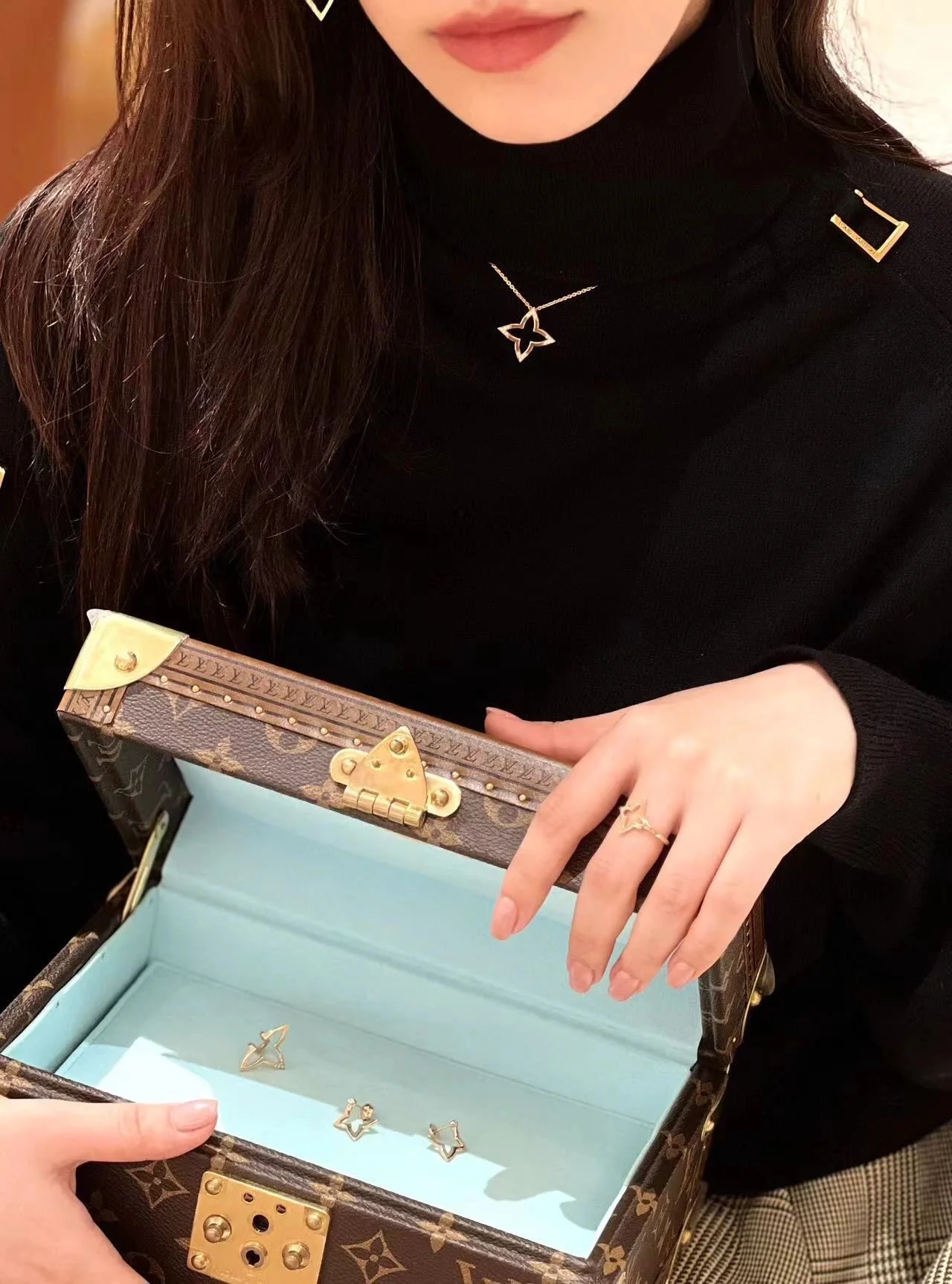 LV-Ожерелье 069