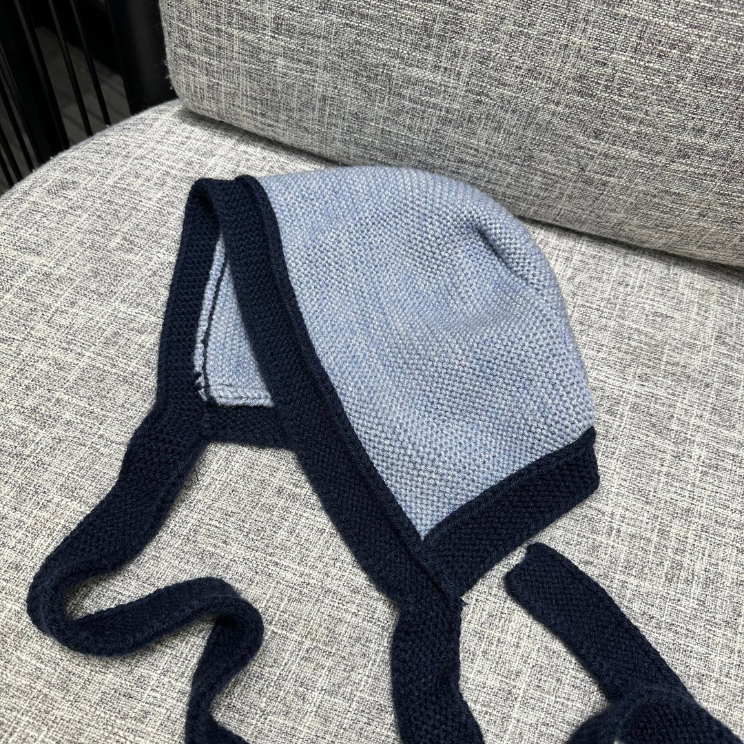 Вязаная шапка Celine Coco Neige из лыжной коллекции - серая.