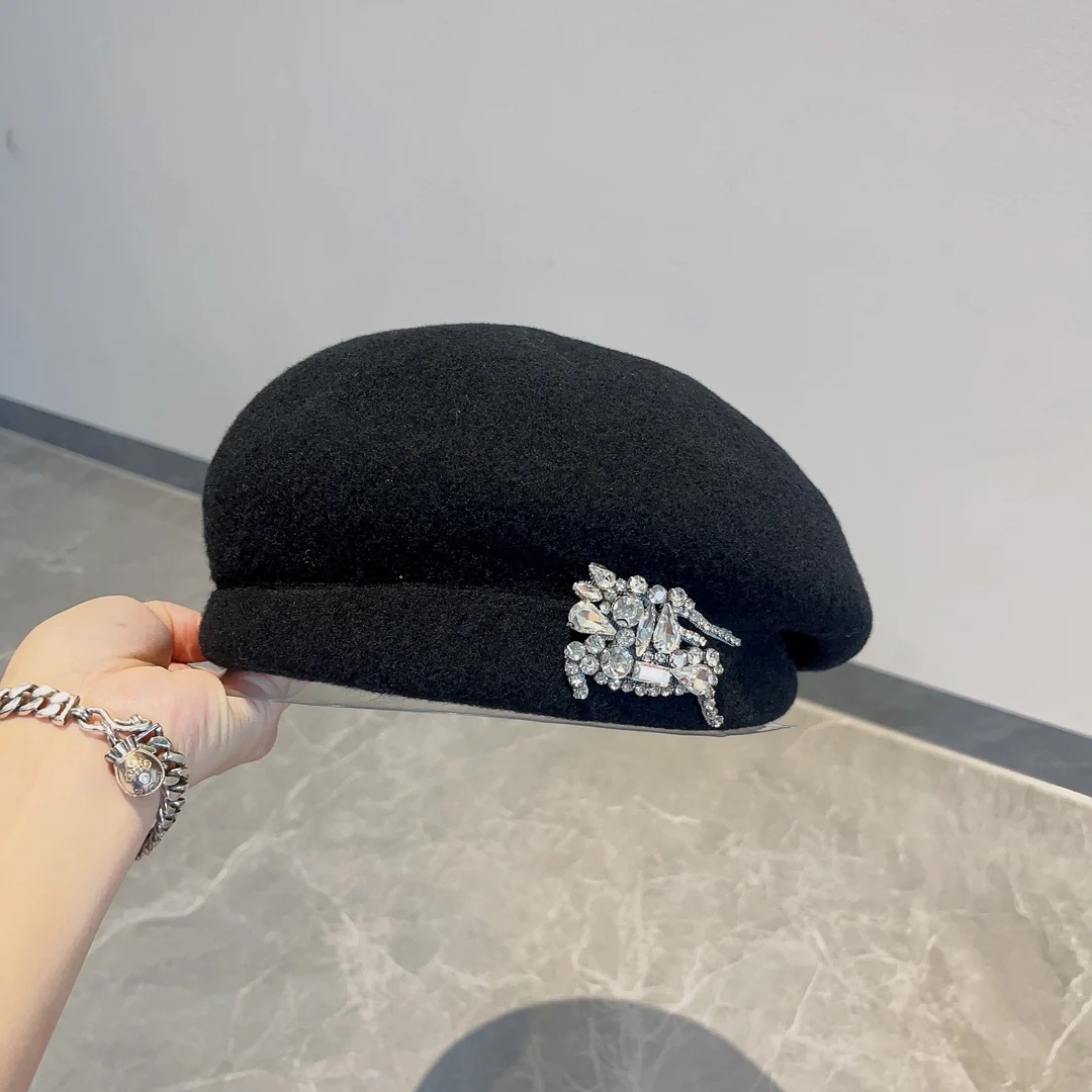 Новый шерстяной берет Burberry с стразами, осень/зима - черный.