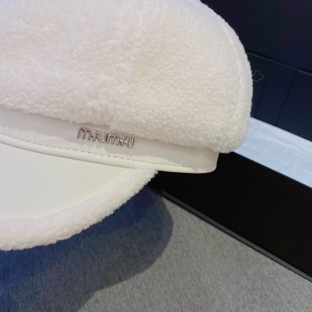 Берет Miu Miu из овечьей шерсти - белый