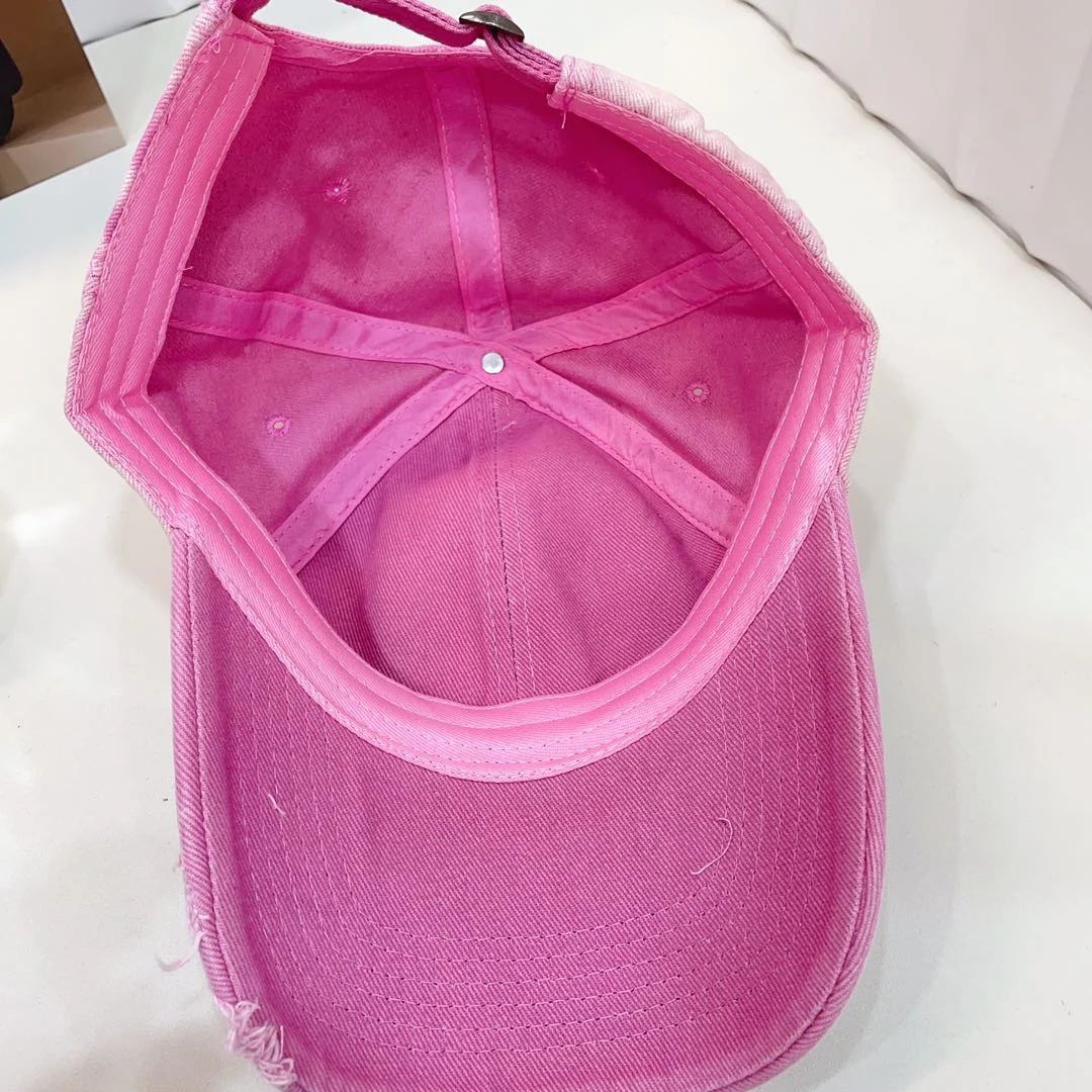 Miu Miu - Бейсболка в стиле ретро с вышивкой и эффектом потертости