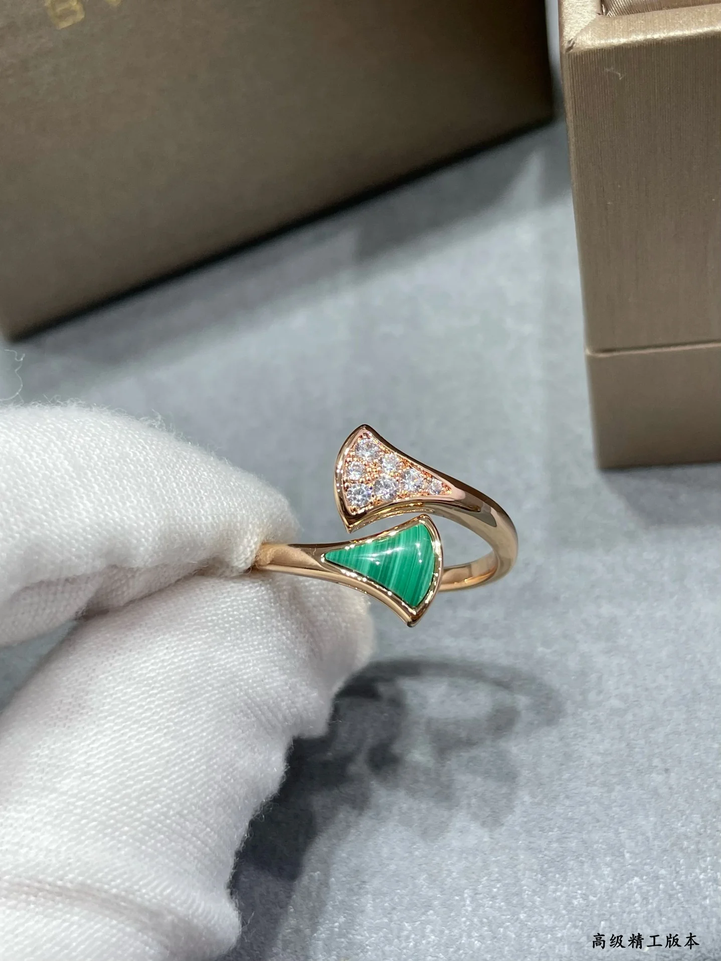 Кольцо Bvlgari 015