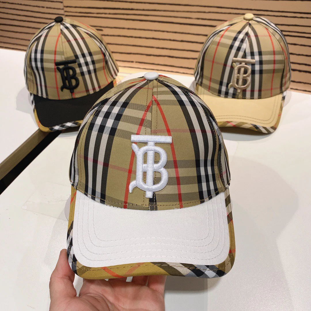 Весенне-летняя клетчатая бейсболка Burberry - белая