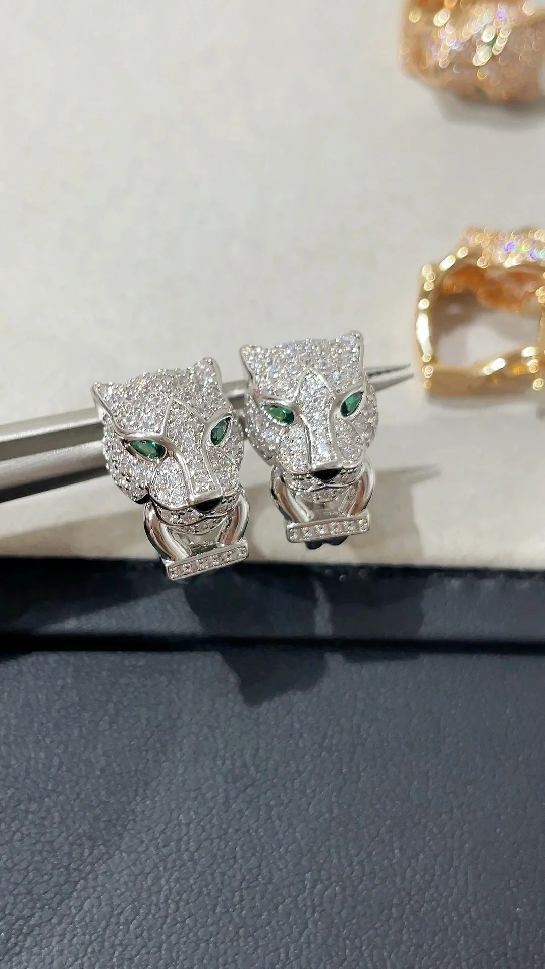 Серьги Cartier 052