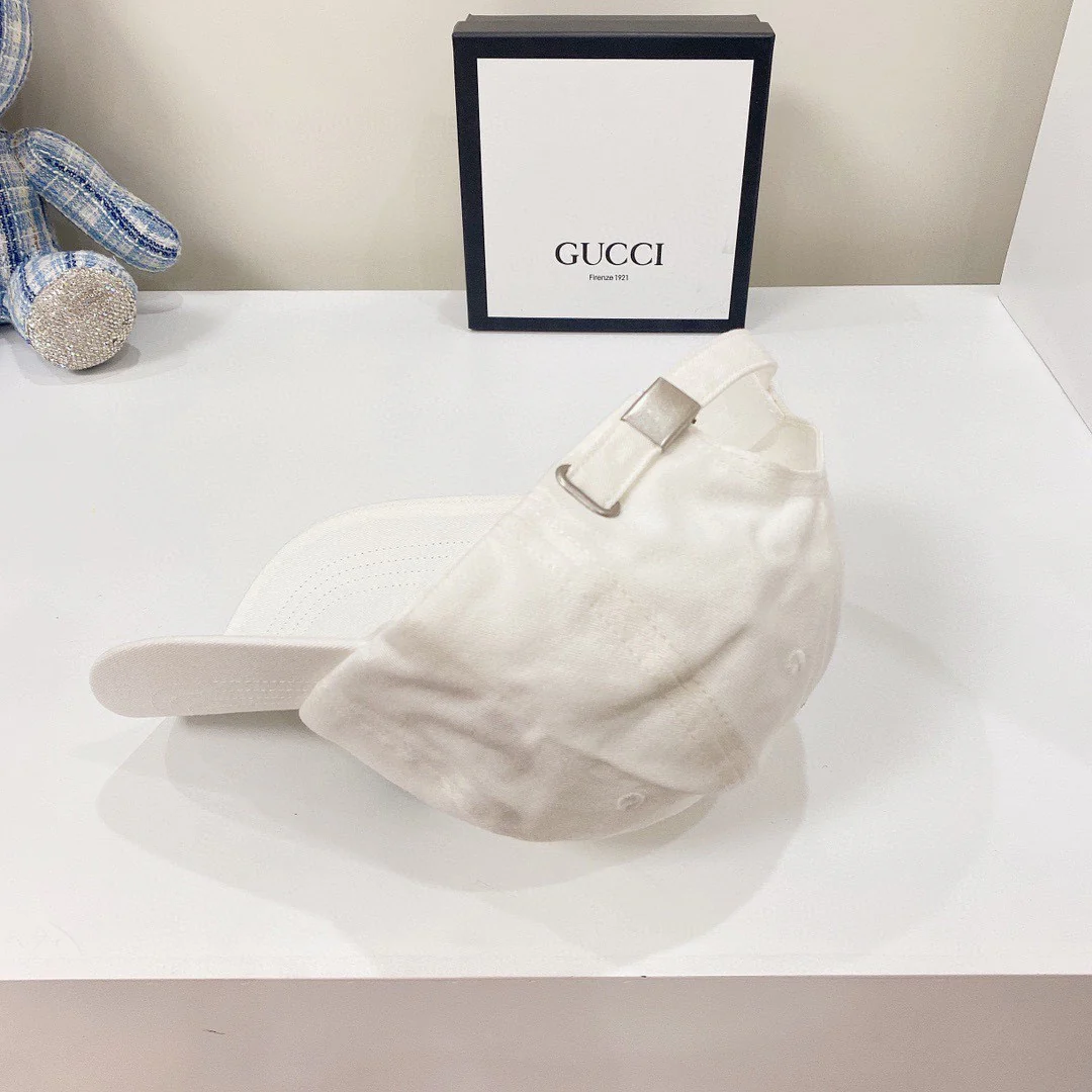 Balenciaga - Классическая бейсболка с вышивкой