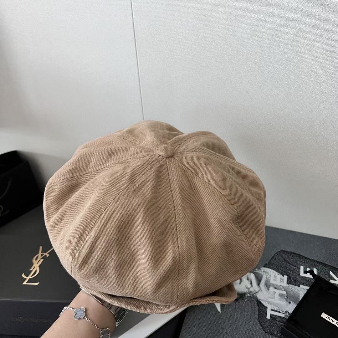 Кепка Balenciaga Cloud Newsboy