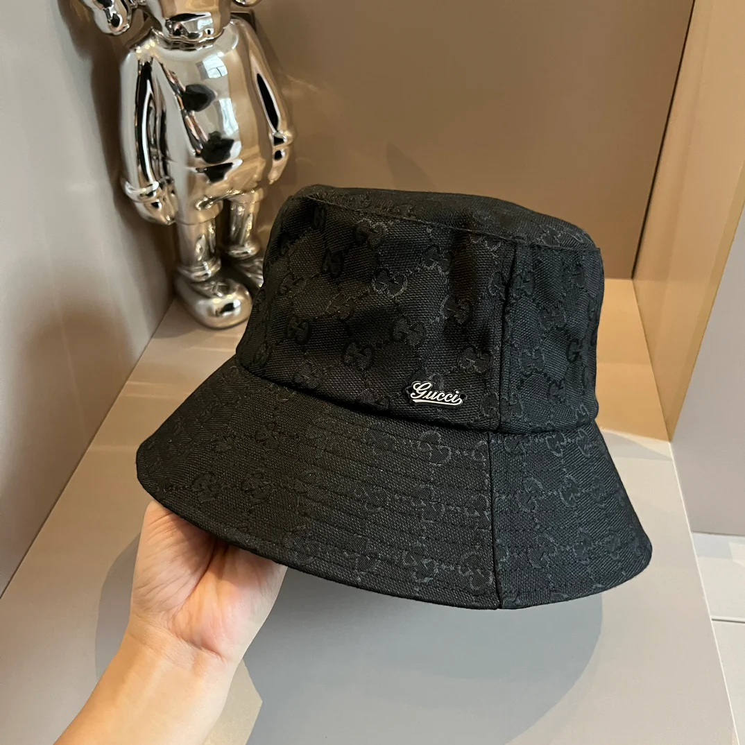 Панама Gucci Classic Monogram, черная, унисекс.