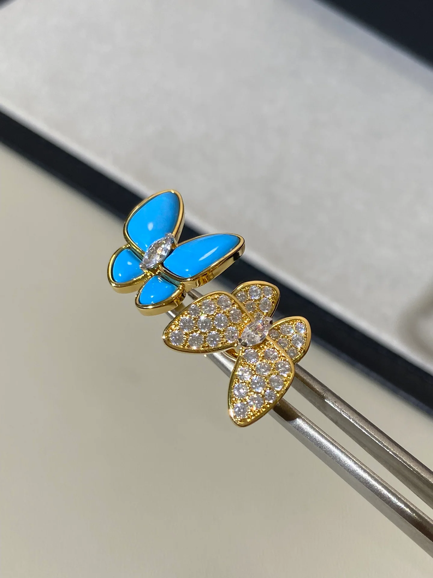 Ван Век - Кольцо 081