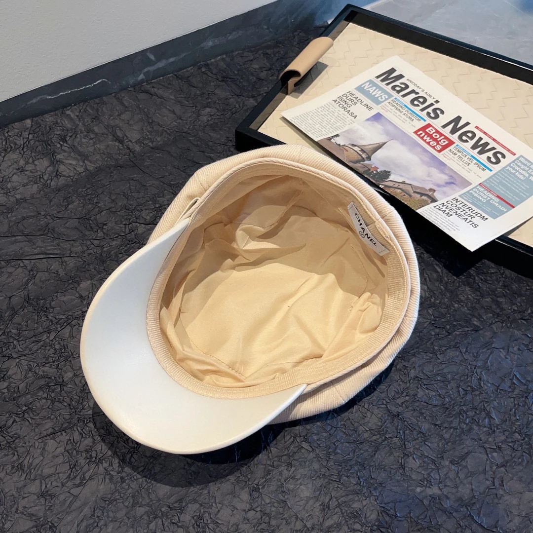 Новая простая шляпа художника Chanel осень/зима - белая