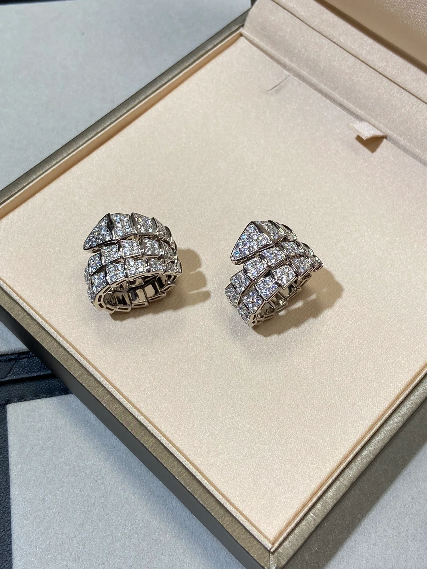 Кольцо Bvlgari 022