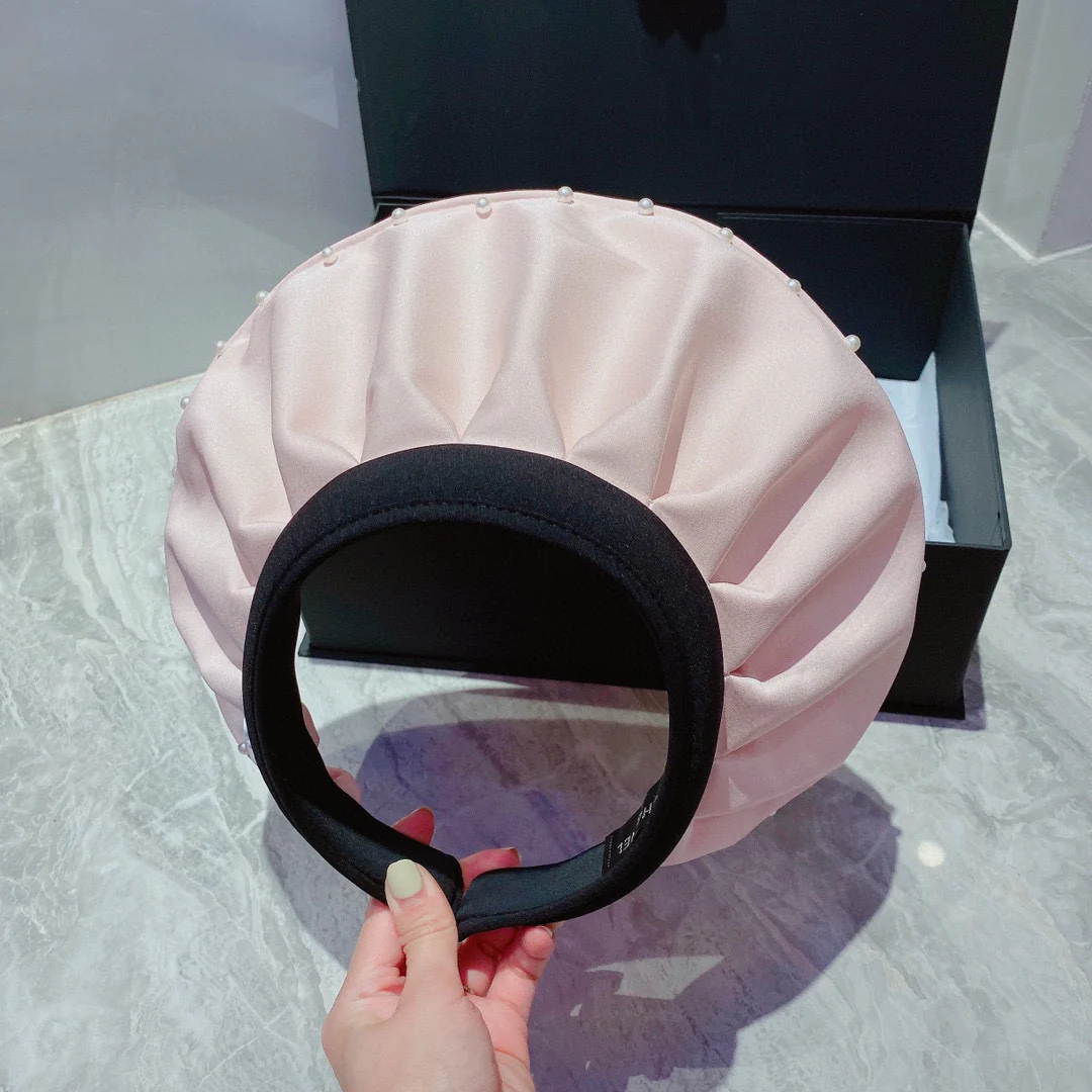 Солнцезащитная шляпа Chanel из перламутра