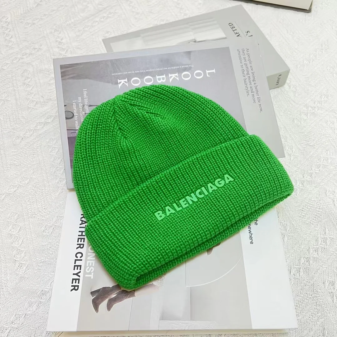 Вязаная шапка Balenciaga