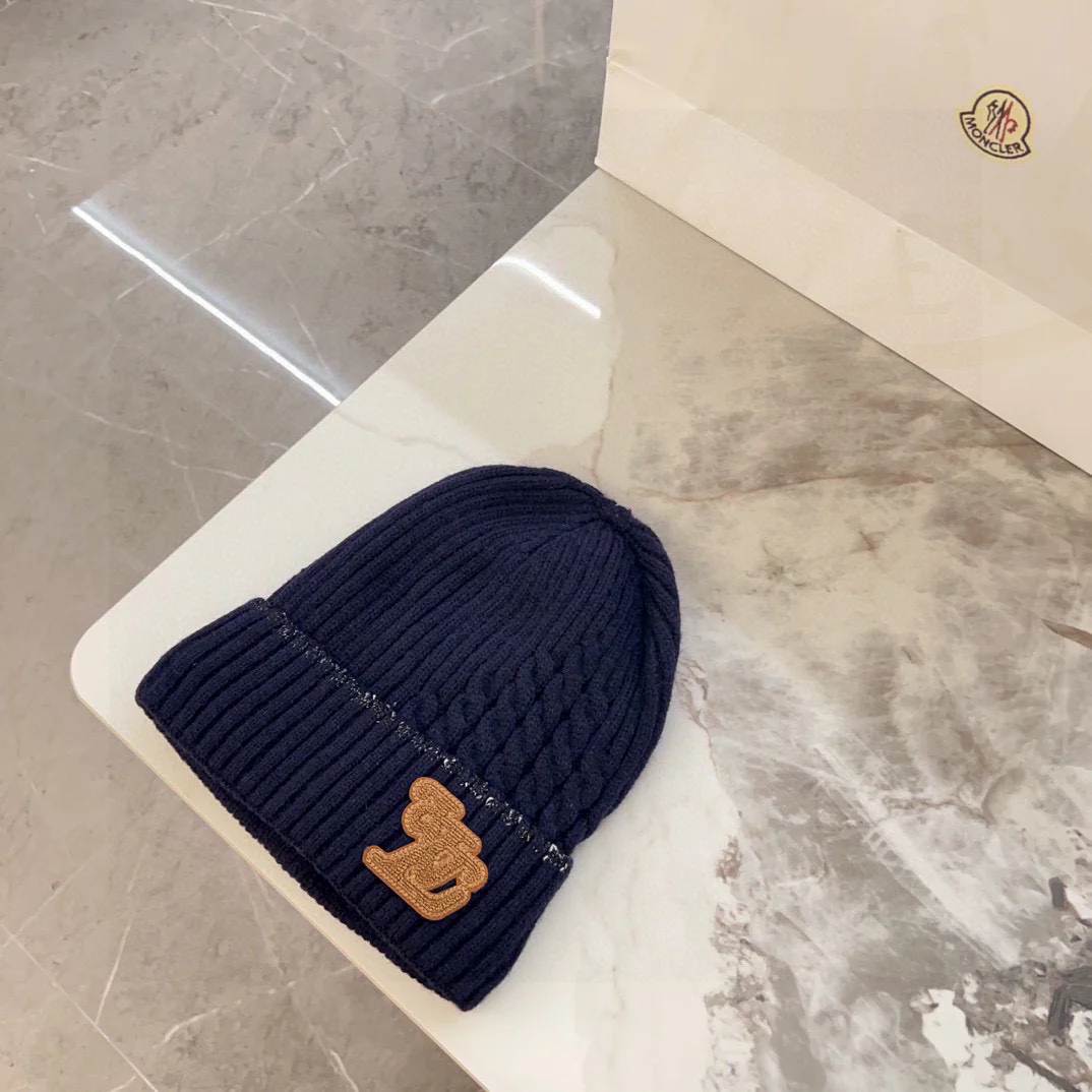 LV - Вязаная шапка с кожаной этикеткой - Черная