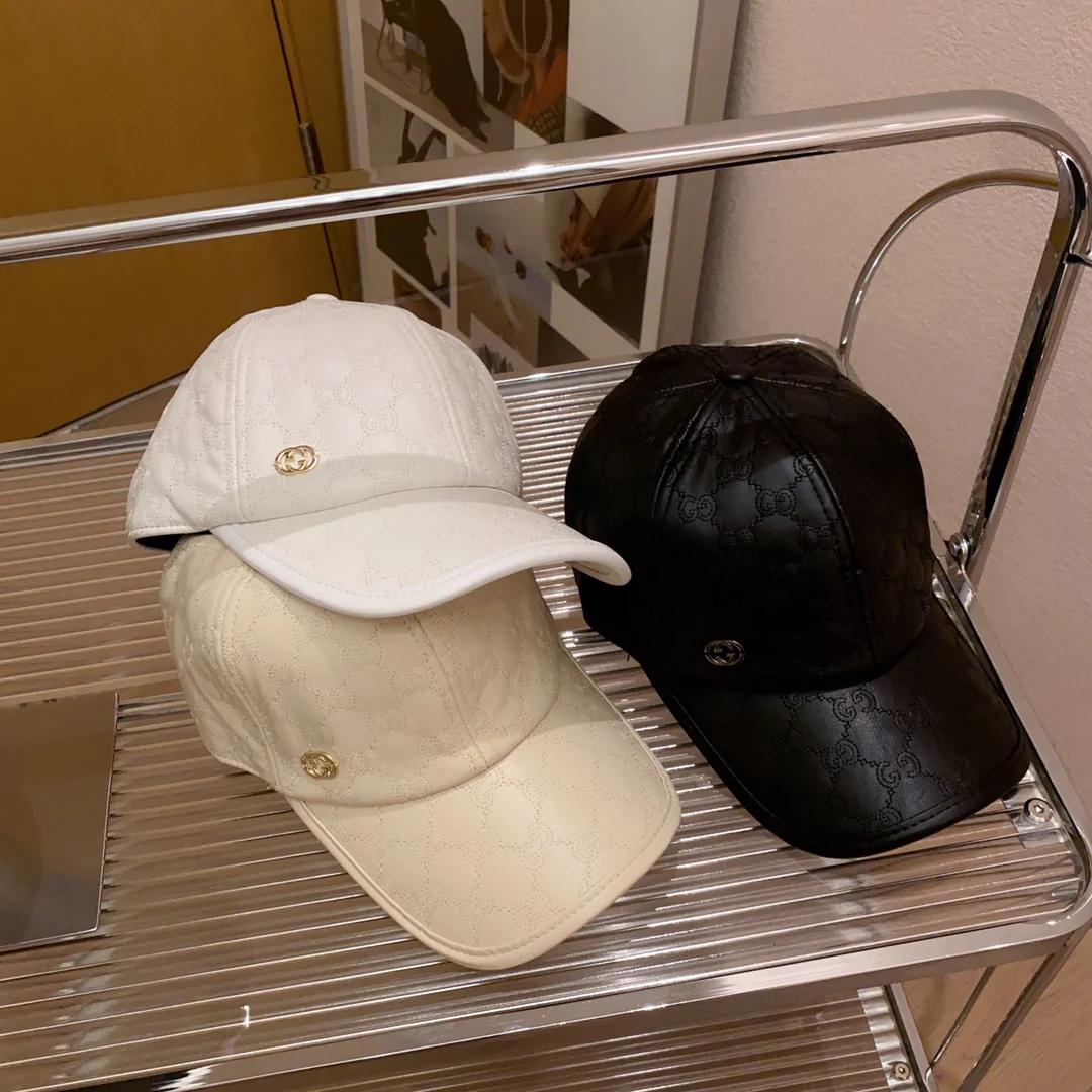 Кожаная бейсболка Gucci - белая