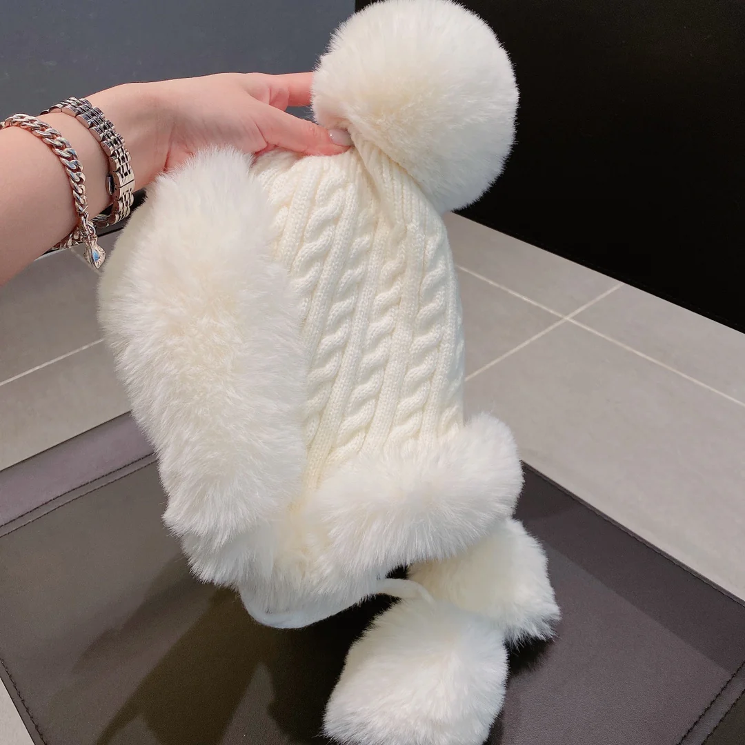 Шапка-бини Burberry с ушками - белая