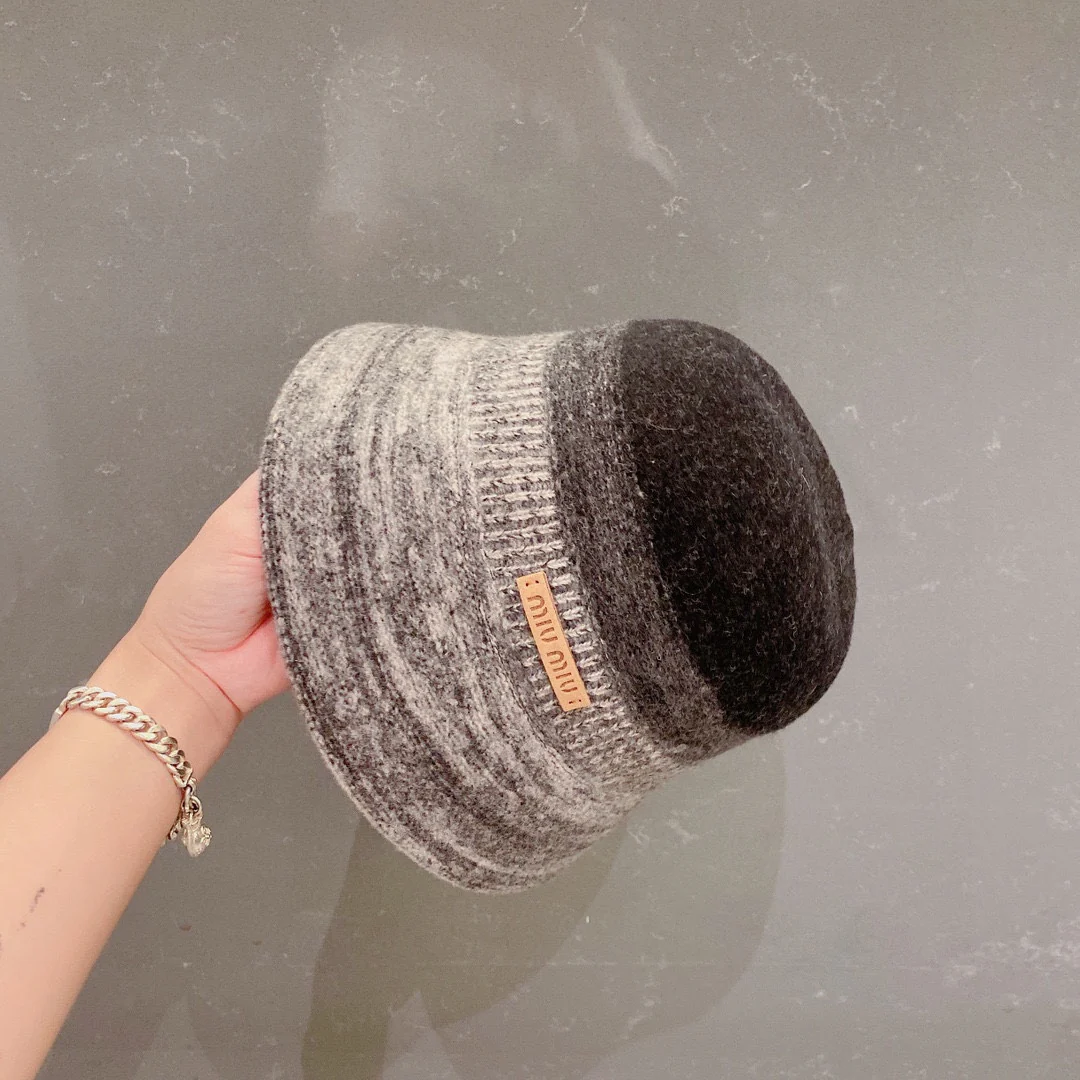 Miu Miu - Шерстяная рыбацкая шляпа с градиентным рисунком - Черная