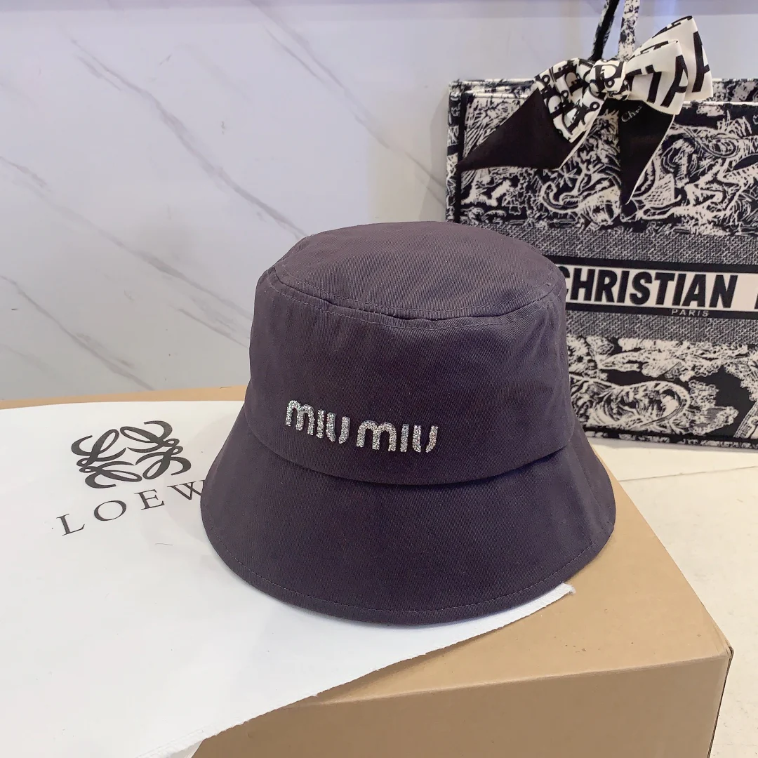 Miu Miu - Рыбацкая шляпа с ромбовидным рисунком в виде букв