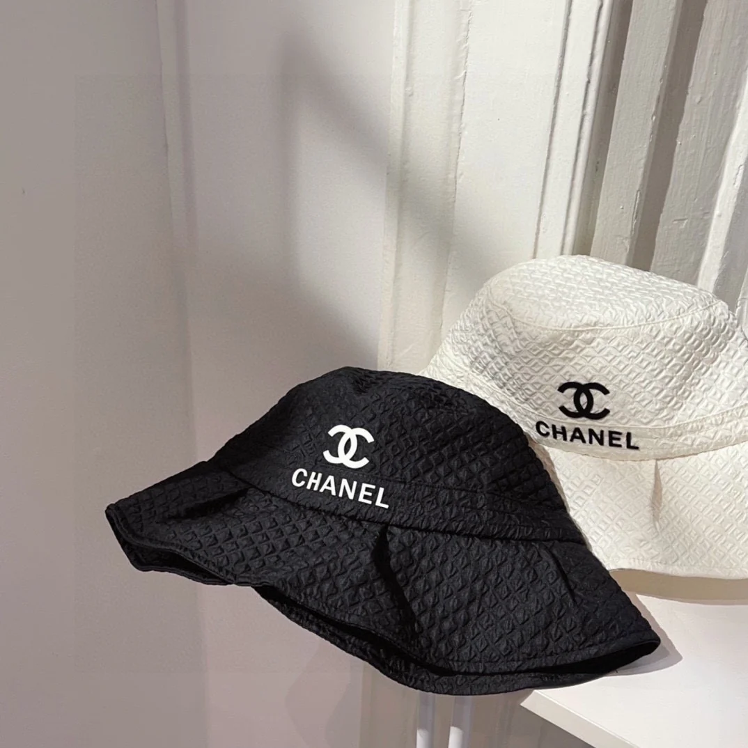 Chanel - Рыбацкая шляпа с плиссированной тканью - Черная