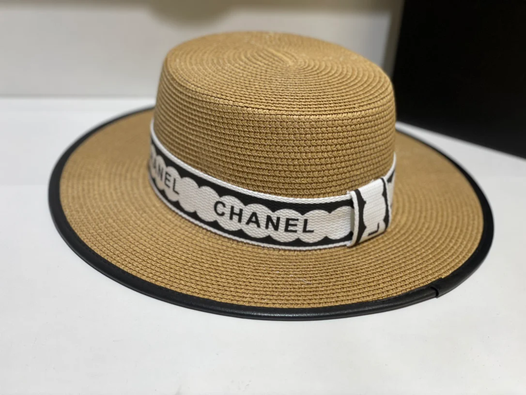 Новая соломенная шляпа Chanel 2022 года