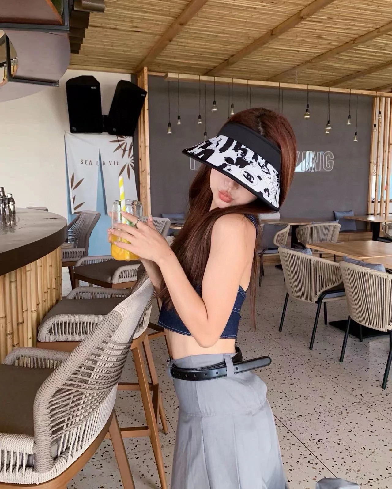 Chanel - Солнцезащитная шляпа в стиле граффити