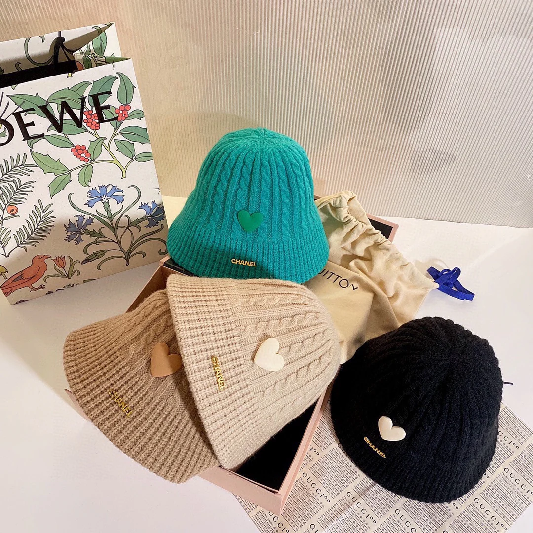 Chanel - Шерстяная вязаная рыбацкая шапка