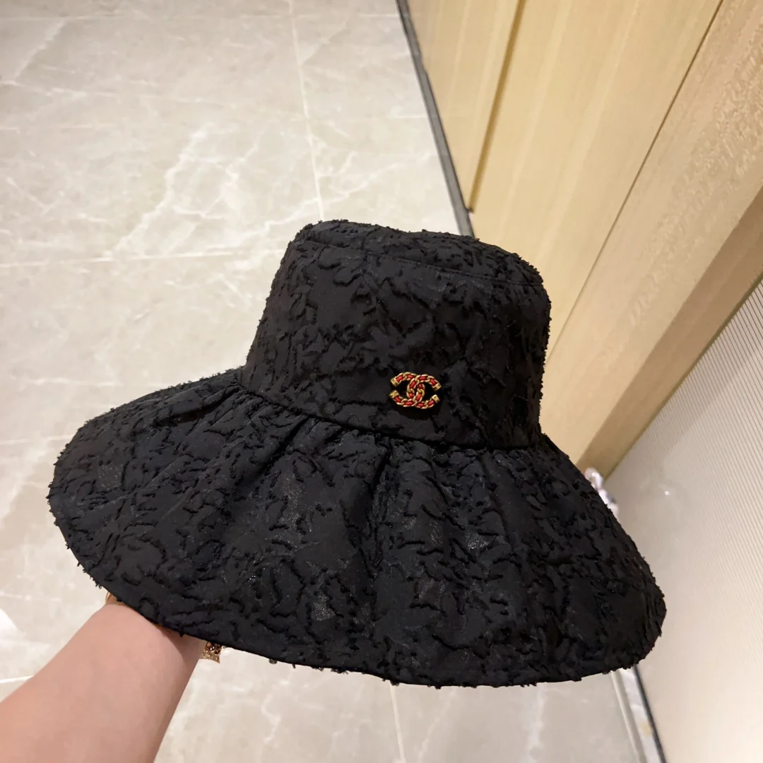 Новинка сезона весна/лето 2023 от Chanel - Складная рыбацкая шляпа - Черная