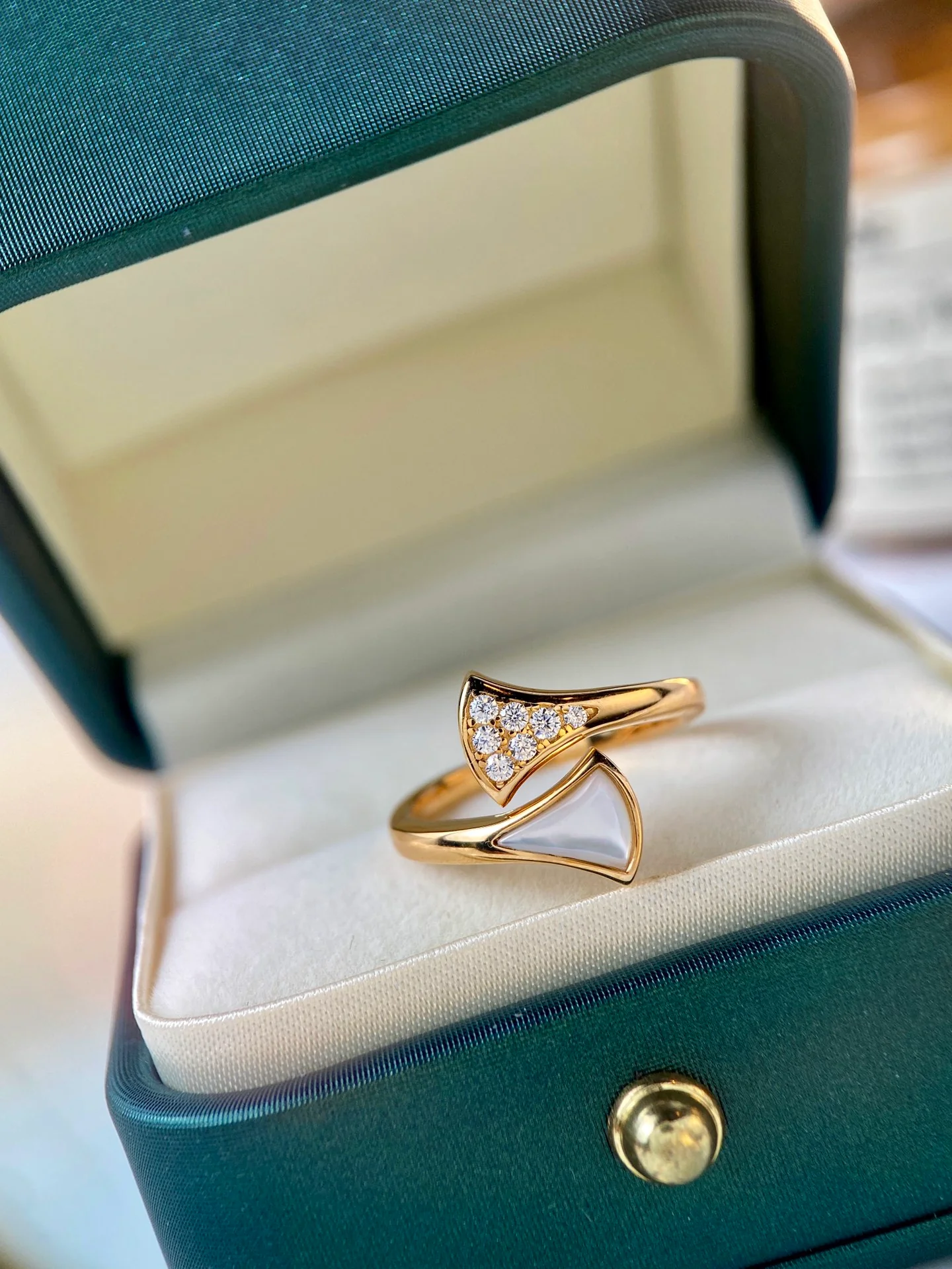 Кольцо Bvlgari 002