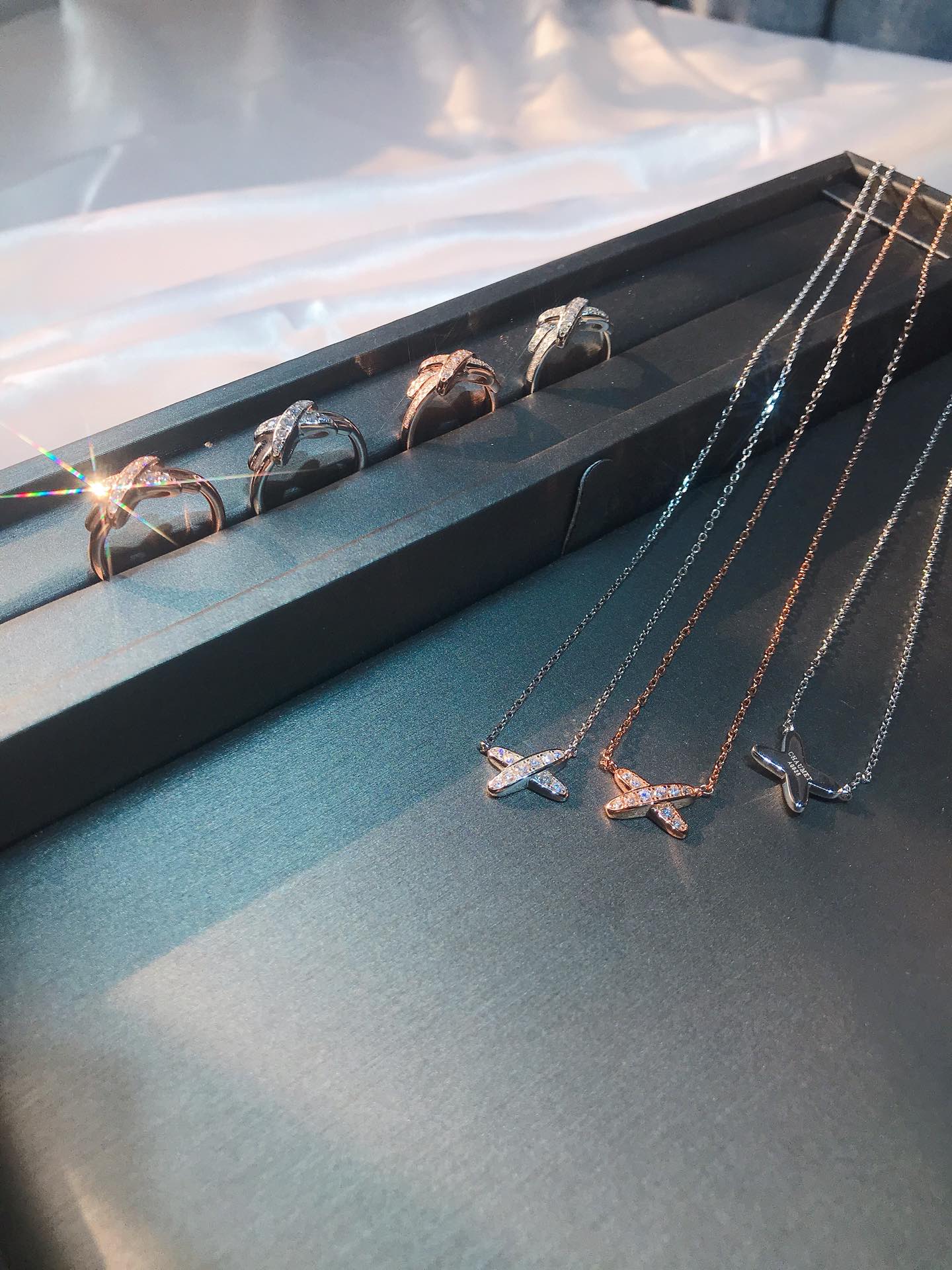 Chaumet - Колье с бриллиантами в виде креста - Кольцо