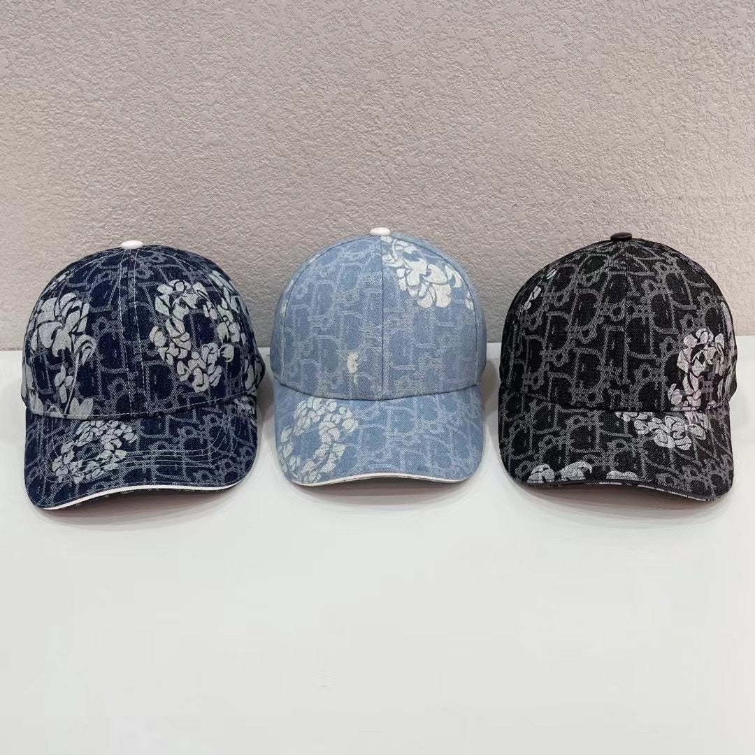 Dior - Новая бейсболка с монограммой