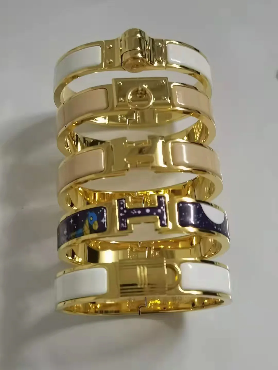 Браслеты и наручные повязки Hermes - изображение из коллекции