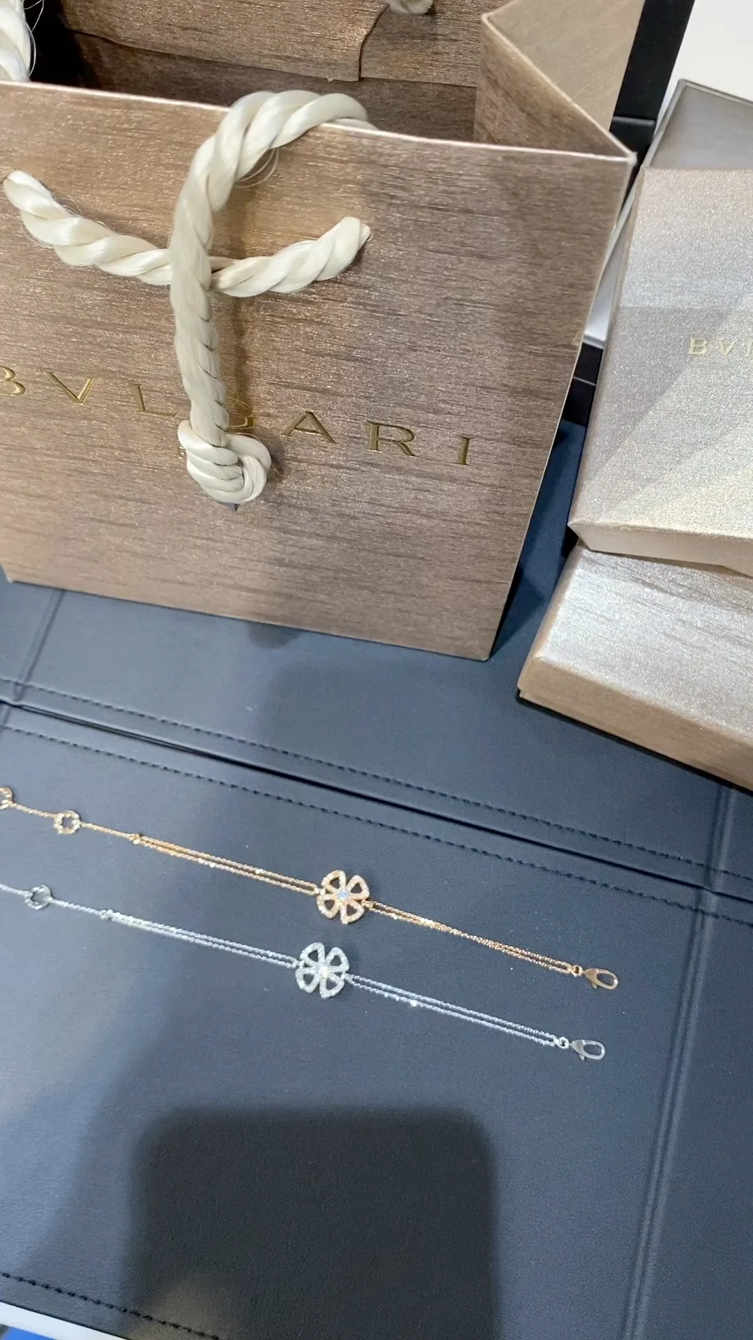 Браслет/наручный ремень Bvlgari - изображение из коллекции