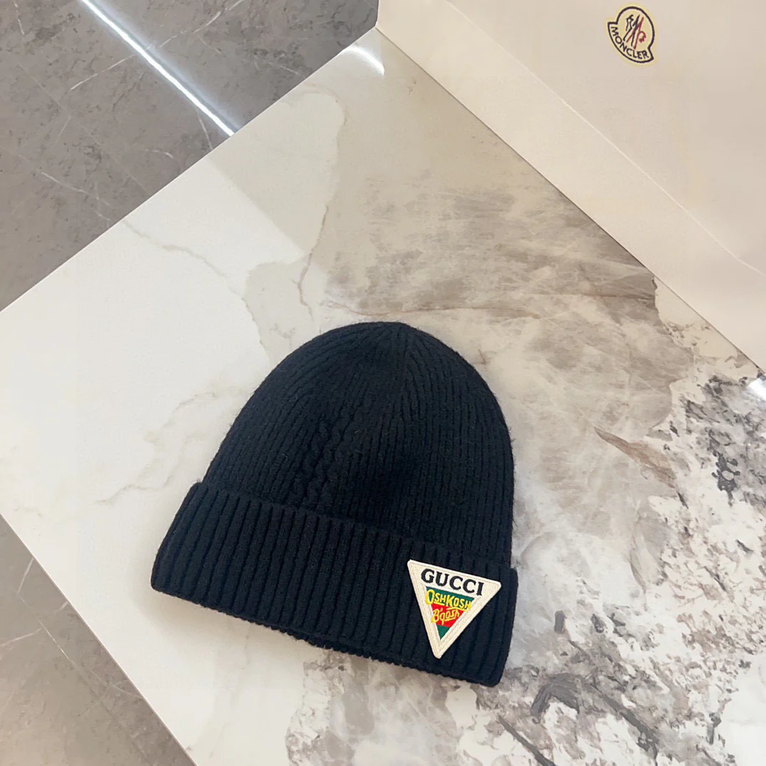 Вязаная шапка Gucci Classic Label - черная