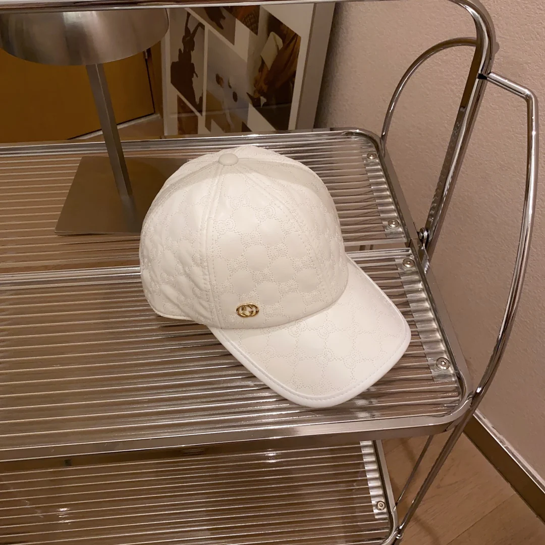 Кожаная бейсболка Gucci - белая