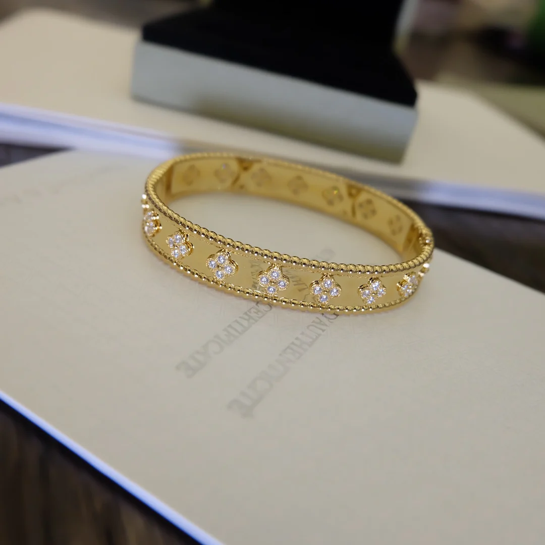 VCA-Браслет-6