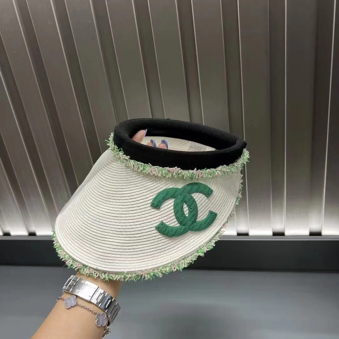 Солнцезащитная шляпа Chanel с открытым верхом